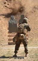 [포토] 기동사격하는 美 해병