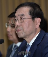 [포토] 서울시 국감, 질의듣는 박원순 서울시장