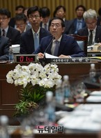 [포토] 서울시 국감, 질의듣는 박원순 시장