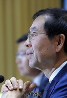 [포토] 서울시 국정감사, 질의듣는 박원순 서울시장