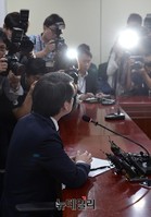 [포토] 질의에 답하는 안철수 전 대표