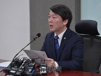 [포토] 기자회견 가지는 안철수 전 대표