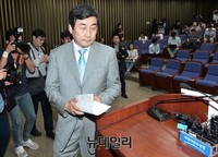 [포토] 문재인 재신임 논의, 모두발언 나선 이종걸
