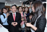 [포토] 이동통신 현장 이야기 듣는 최성준 위원장