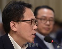 [포토] 이동통신 유통현장 간담회, 발언하는 김용옥 상무