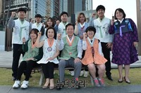 [포토] 대한학생회 학생들과 함께한 배우 이정길