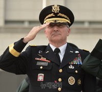 [포토] 합참의장 이취임식 참석한 주한 미사령관
