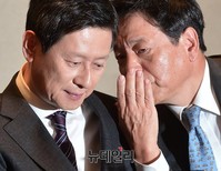 [포토] 변호사 통해 통역 듣는 신동주 전 부회장