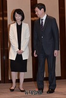 [포토] 나란히 선 신동주 롯데홀딩스 전 부회장 내외