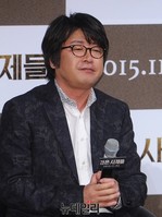 [포토] 검은 사제들, 가톨릭 신부로 변신한 김윤석