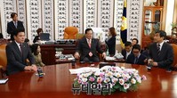 [포토] 국회의장실에서 만난 여야 원내대표