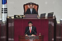 [포토] 대정부질문 하는 새누리당 심윤조 의원