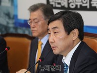 [포토] 확대간부회의 참석한 이종걸 원내대표