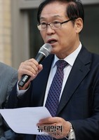 [포토] 한국사교과서 국정화 결정 찬성 성명 발표하는 이규석 회장