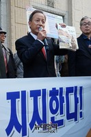 [포토] 한국사교과서 편향 설명하는 신현철 전 부성고 교장