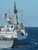 [포토] 해군 관함식, 율곡이이함 앞으로 등장한 사열함정