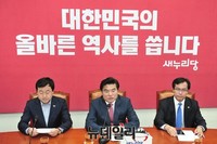 [포토] 청와대 회동 결과 브리핑하는 원유철 원내대표