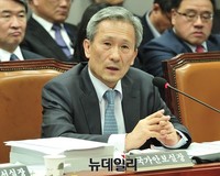 [포토] 질문에 답하는 김관진 국가안보실장