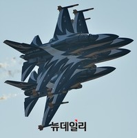 [포토] 블랙이글팀, 한 몸같은 비행