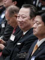 [포토] 동대문 미래창조재단 출범식 참석한 박용만 회장