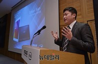 [포토] 젠패드 소개하는 '이단선(Ehan Sun)' 에이수스코리아 지사장