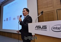 [포토] 젠패드 소개하는 에이수스 양승호 과장
