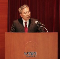 [포토] 인사말하는 하영구 전국은행연합회장