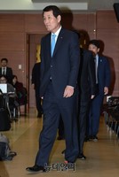 [포토] 계좌이동서비스 협약식 입장하는 성세환 부산은행장