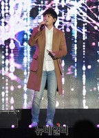 [포토] 열정적인 무대 선보이는 버즈