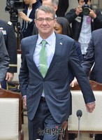 [포토] 한미 안보협의회의 입장하는 애슈턴 카터 미 국방장관