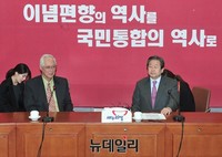 [포토] 국회에서 만난 김무성 대표와 고촉통 전 싱가폴 총리