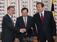 [포토] 의장실에서 만난 여야 원내대표