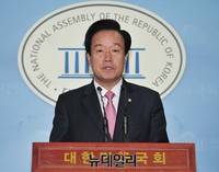 [포토] 기자회견 갖는 이병석 의원