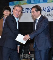 [포토] 청년과의 간담회 가진 문재인-박원순