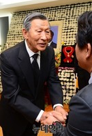 [포토] 김영삼 대통령 빈소 찾은 박영주 이건산업 회장