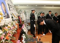 [포토] 고 김영삼 대통령 빈소 찾은 박찬호