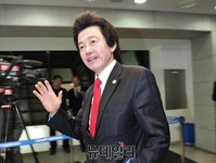 [포토] 고 김영삼 대통령 빈소 찾은 허경영