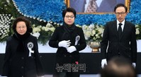 [포토] 분향마친 이명박 전 대통령 내외-권양숙 여사
