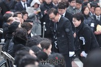 [포토] YS 유가족 위로하는 MB