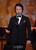 [포토] 영화속의오페라 테너 지명훈