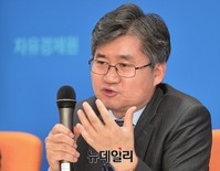 [포토] 테러방지법 토론회, 발제맡은 한희원 교수