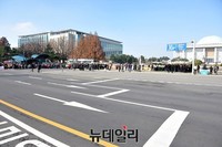 [포토] 장애인 단체 기습시위 '국회 앞 도로 텅텅'