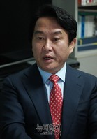 [포토] 정치비전 제시하는 이성헌 당협위원장