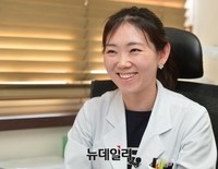 [포토] 인터뷰하는 내분비내과 김경진 교수