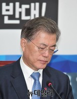 [포토] 굳은 표정의 문재인 새정치민주연합 대표