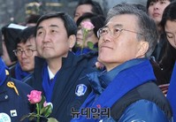 [포토] 2차 민중총궐기 대회 나타난 문재인-이종걸