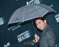 [포토] 방시팝 제작보고 참석한 유세윤, 독특한 등장