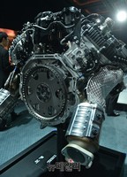 [포토] 제네시스 EQ900에 적용된 타우 V8 5.0 엔진