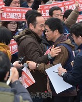 [포토] 지지자들 환호받는 한상균