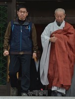 [포토] 자승스님 면담후 기자회견 나선 한상균-도법